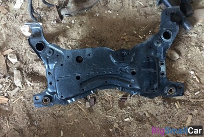 Подрамник Мазда 3 2.0