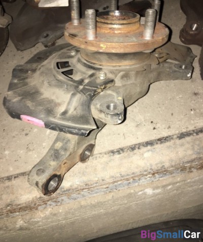 Левый поворотный Кулак тойота Камри 40