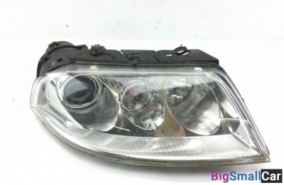 Фара VAG 3B7941018M Правая ксенон